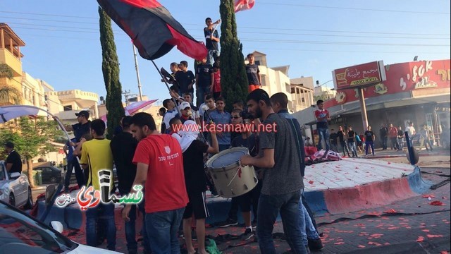 فيديو : الالترس القسماوي يحتفل في دوار الأقصى ومقهى جاري بفوز نادي الوحدة وتأهله الى نهائي الاختبارات 